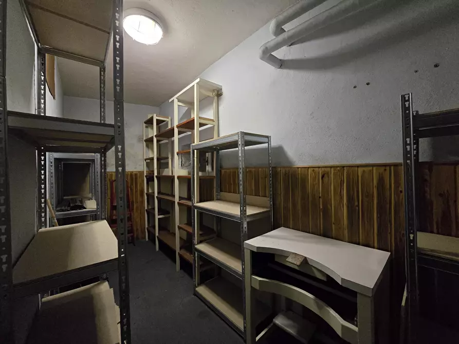 Immagine 12 di Magazzino in vendita  in Via Emilio de Marchi 21 a Roma