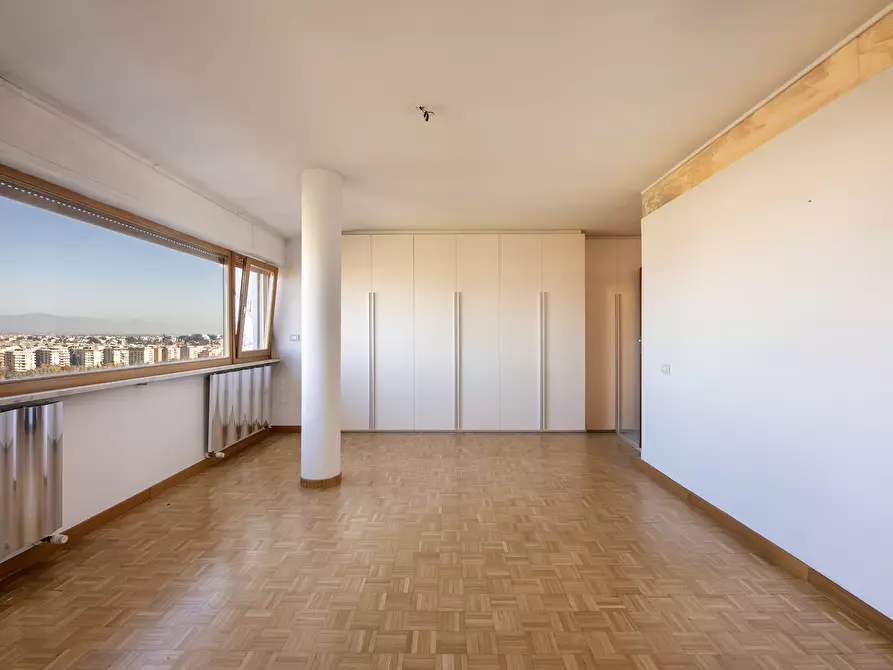 Immagine 12 di Trilocale in vendita  in Via Pietro Mascagni a Roma