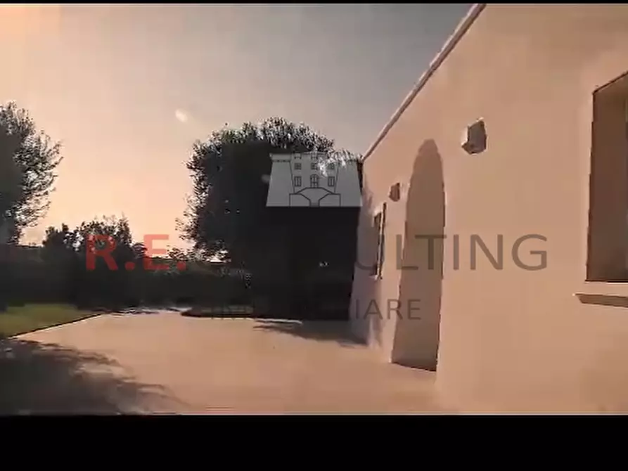 Immagine 28 di Villa in vendita  a Martina Franca