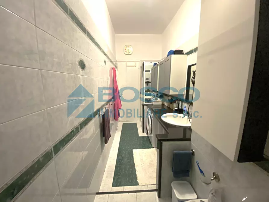 Immagine 11 di Pentalocale in vendita  in Via Emanuele Gianturco a La Spezia