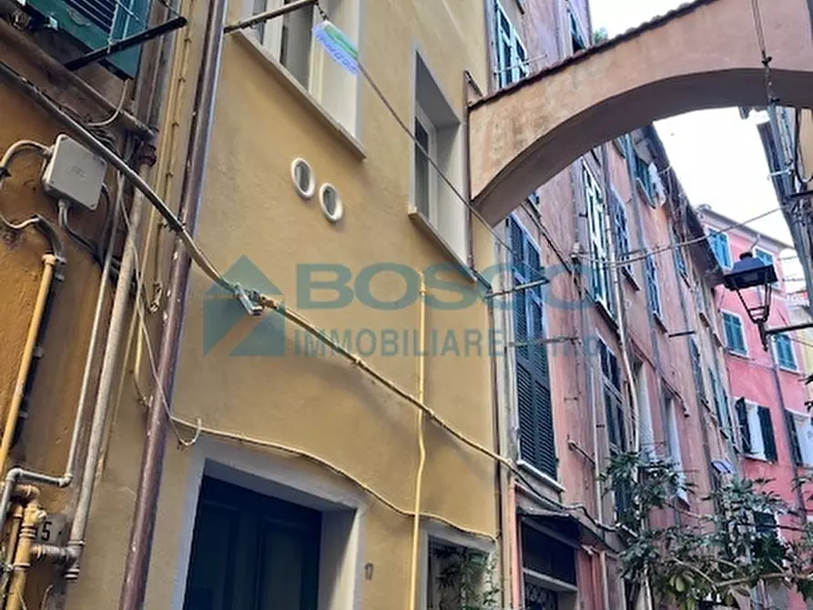 Immagine 23 di Trilocale in vendita  in Via Giuseppe Mazzini 4 a Lerici