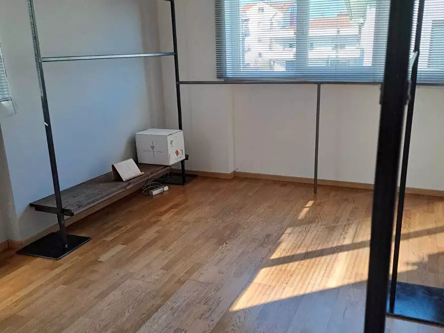 Immagine 18 di Laboratorio in vendita  in via pietro nenni a Pescara