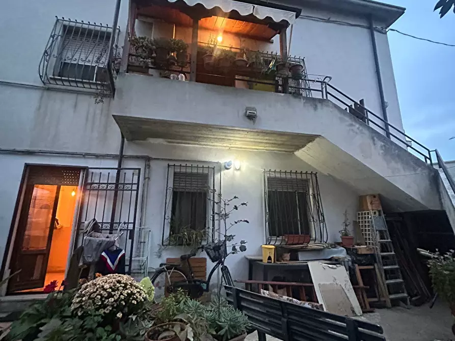 Immagine 1 di Casa bifamiliare in vendita  a Pescara