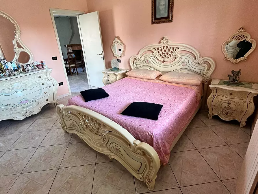 Immagine 17 di Casa trifamiliare in vendita  a Pescara