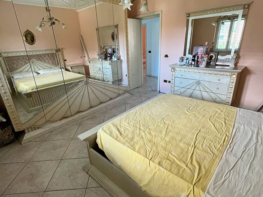 Immagine 19 di Casa trifamiliare in vendita  a Pescara