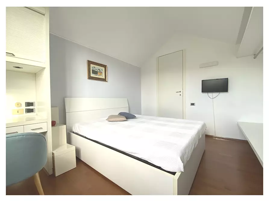 Immagine 10 di Bilocale in vendita  a Rapallo