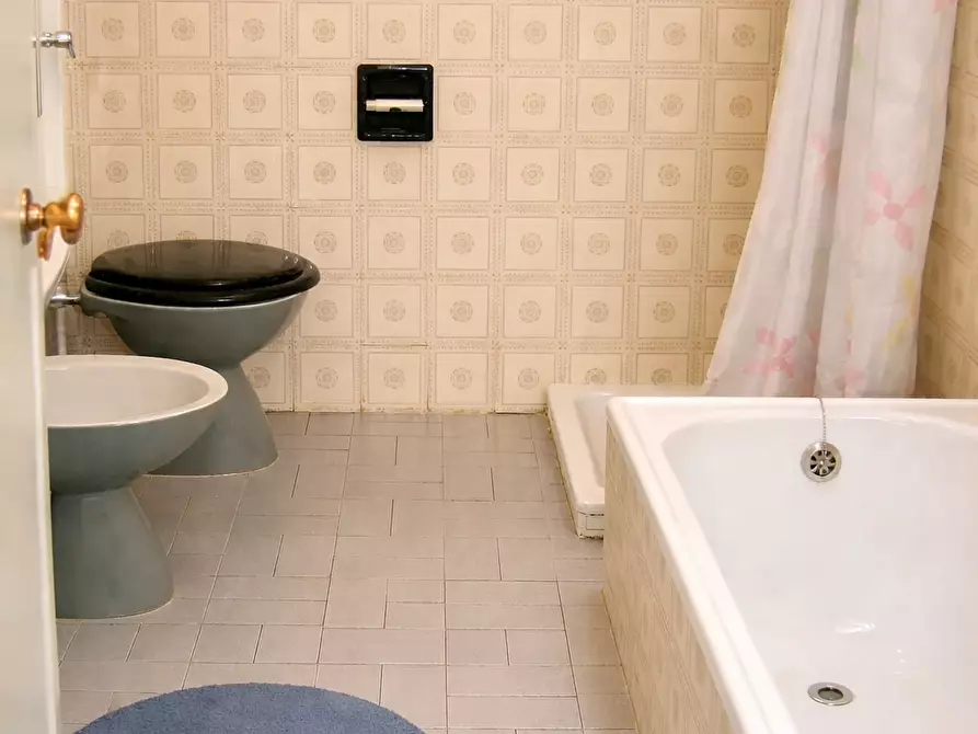 Immagine 15 di Trilocale in vendita  a Rapallo