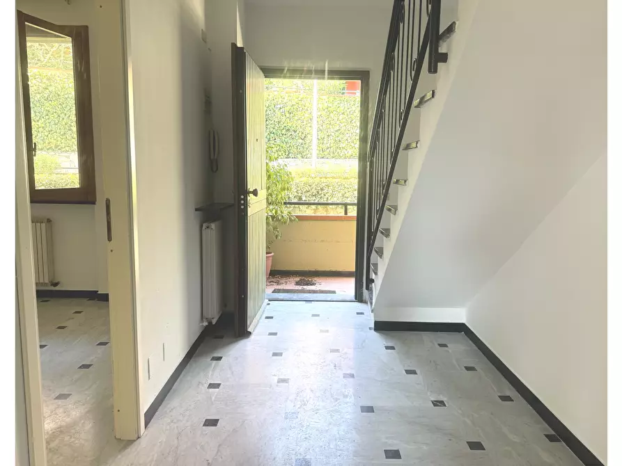 Immagine 9 di Quadrilocale in vendita  a Rapallo