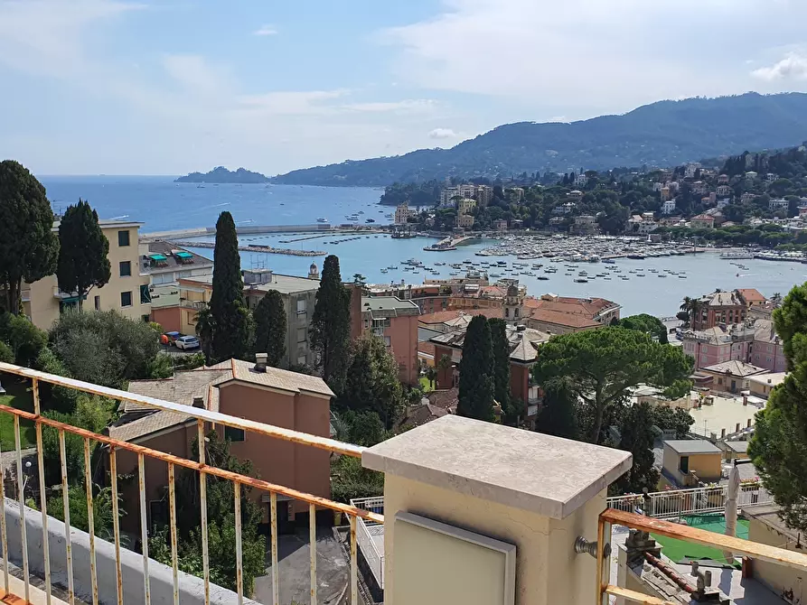 Immagine 13 di Attico in vendita  a Rapallo