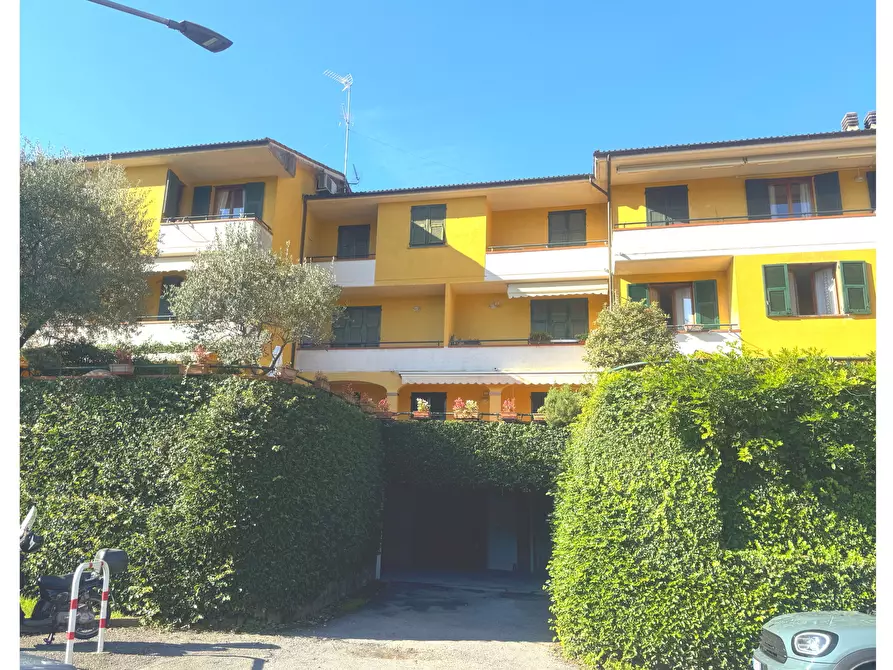 Immagine 11 di Quadrilocale in vendita  a Rapallo