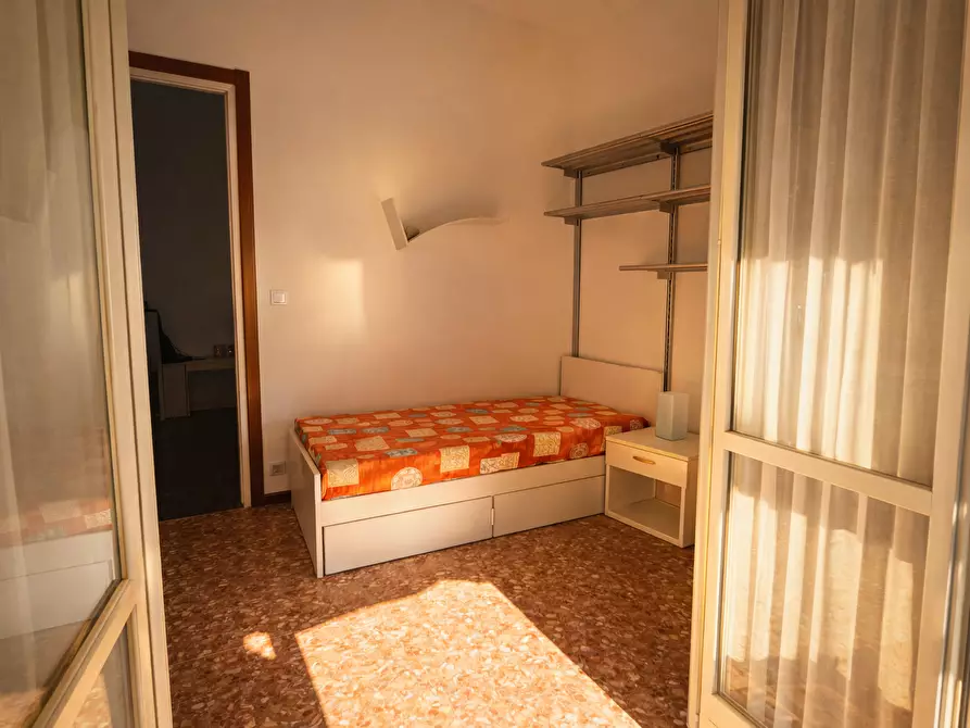 Immagine 21 di Trilocale in affitto  a Rapallo