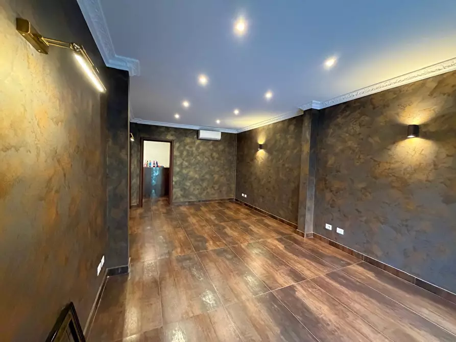 Immagine 20 di Ufficio in affitto  in Via Monte Giberto 133 a Roma