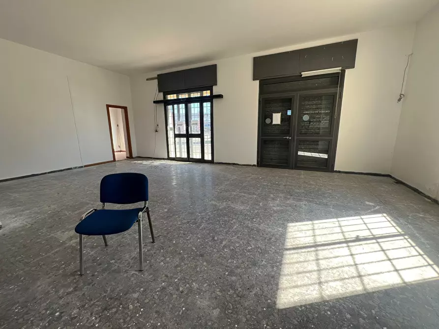 Immagine 8 di Locale commerciale in vendita  a Fiano Romano
