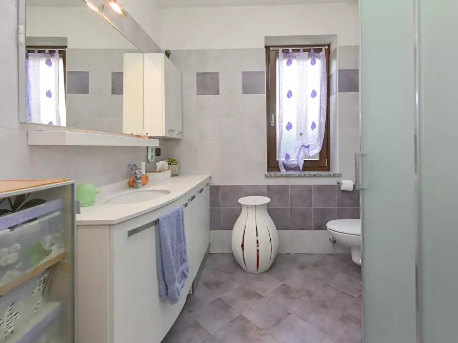 Immagine 40 di Trilocale in vendita  in Via XXV Aprile 1 a Balangero
