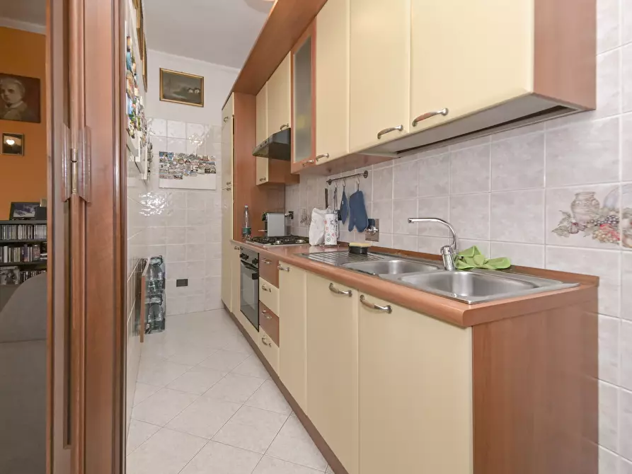 Immagine 25 di Bilocale in vendita  in Via Monginevro 220 a Torino