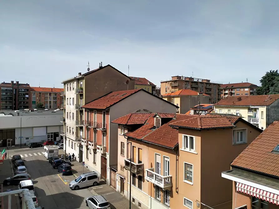 Immagine 15 di Bilocale in vendita  in Via Meina 8 a Torino