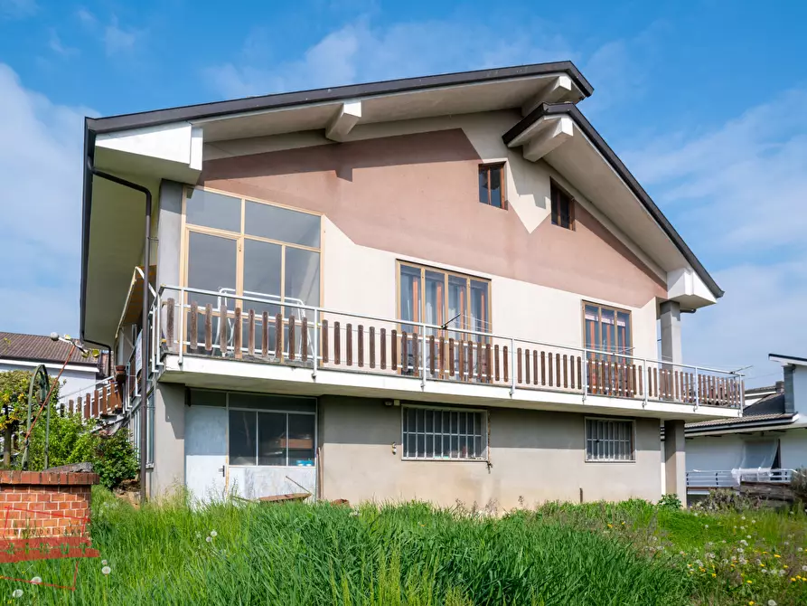 Immagine 10 di Villa in vendita  in via rossini 5 a San Damiano D'asti