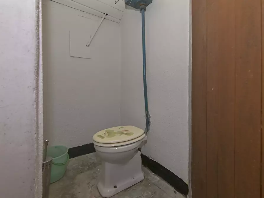 Immagine 16 di Pentalocale in vendita  in via torino 4 a Lemie