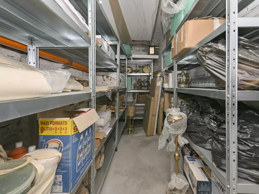 Immagine 36 di Bilocale in vendita  in Via Genola 17 a Torino