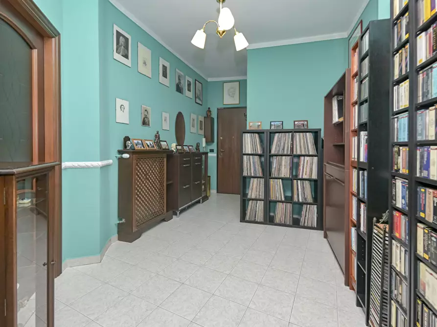 Immagine 12 di Bilocale in vendita  in Via Monginevro 220 a Torino