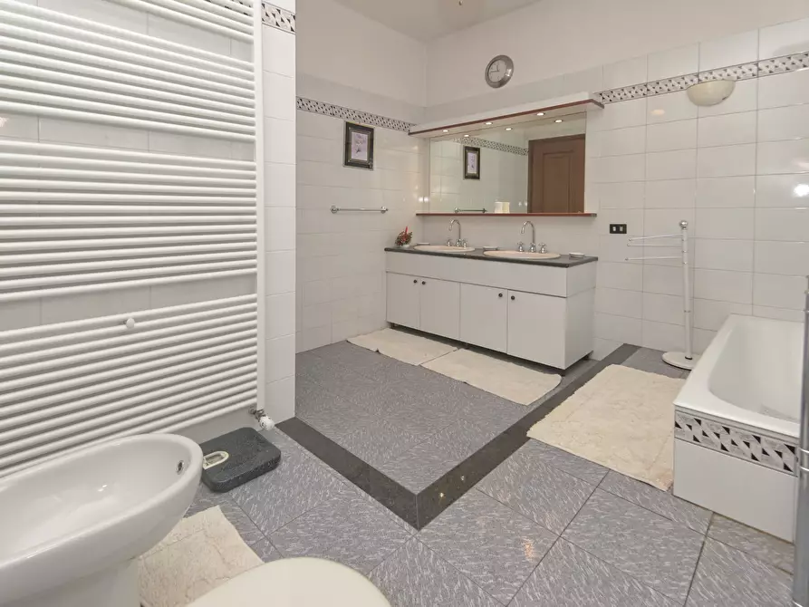 Immagine 37 di Casa bifamiliare in vendita  in Via Sospello 61 a Torino