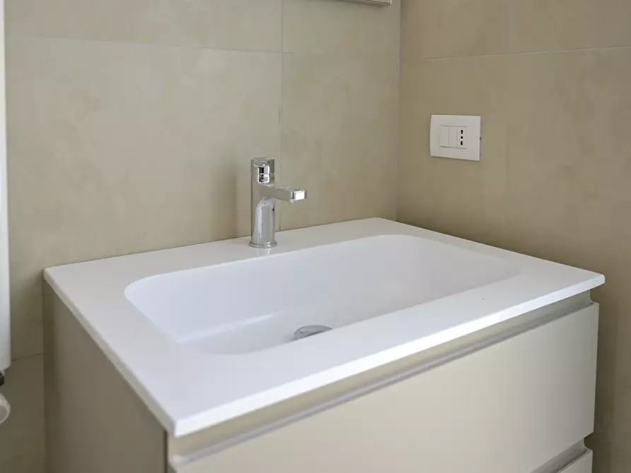 Immagine 19 di Bilocale in affitto  in Strada del Fioccardo 4 a Torino