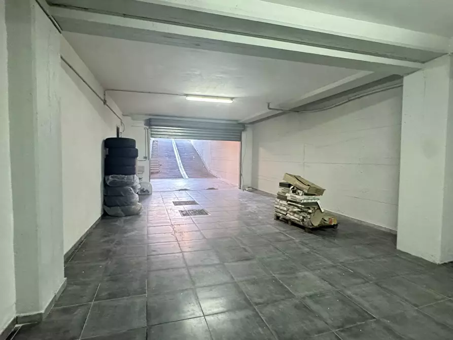 Immagine 7 di Garage in vendita  in via vittorio veneto a Monopoli