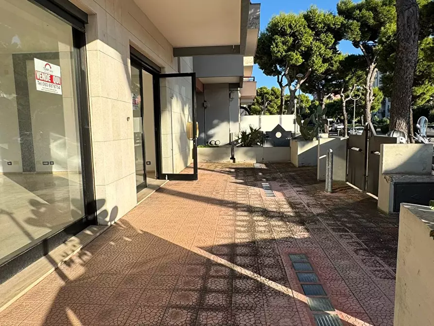 Immagine 6 di Locale commerciale in vendita  in VIA VITTORIO VENETO a Monopoli