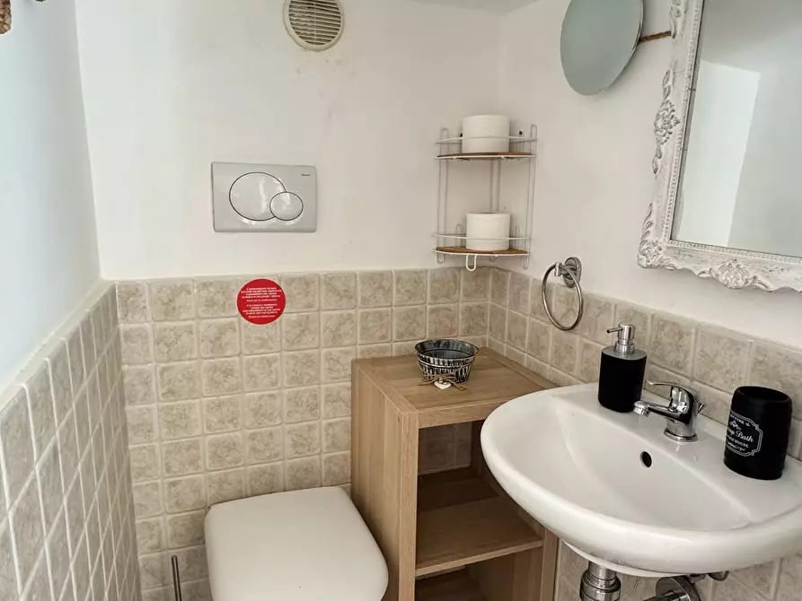 Immagine 10 di Bilocale in vendita  in Via Perugini 19 a Monopoli