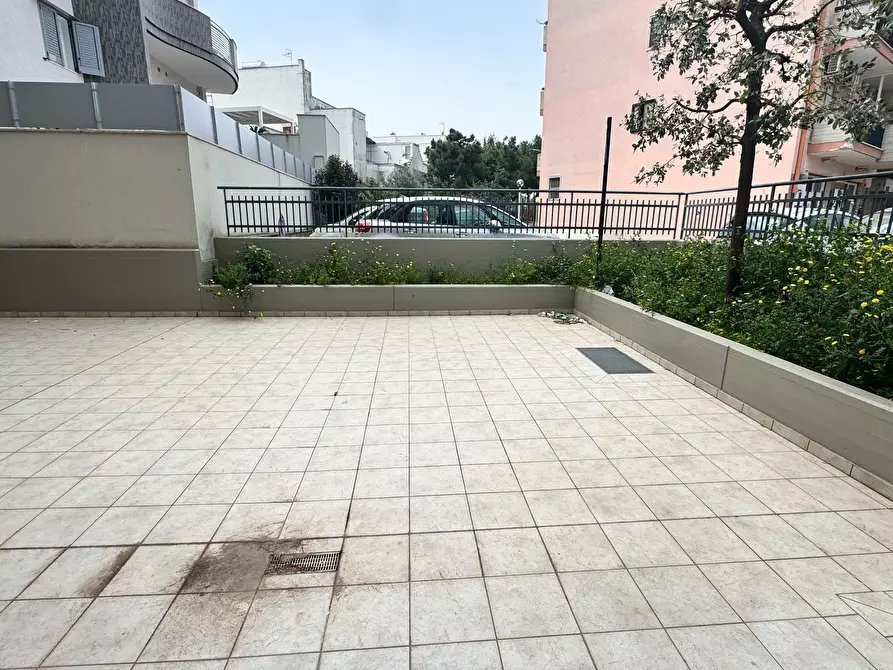 Immagine 11 di Bilocale in vendita  in Via Pietro Lorenzetti a Monopoli
