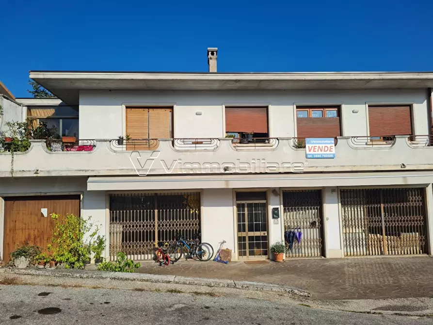 Immagine 4 di Pentalocale in vendita  in Piazza Guglielmo Marconi 1 a Val Liona