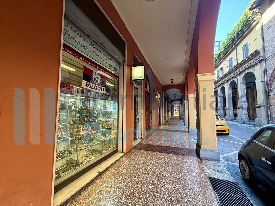Immagine 23 di Attività commerciale in vendita  a Bologna