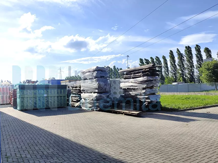 Immagine 36 di Attività artigianale in vendita  a San Cesario Sul Panaro