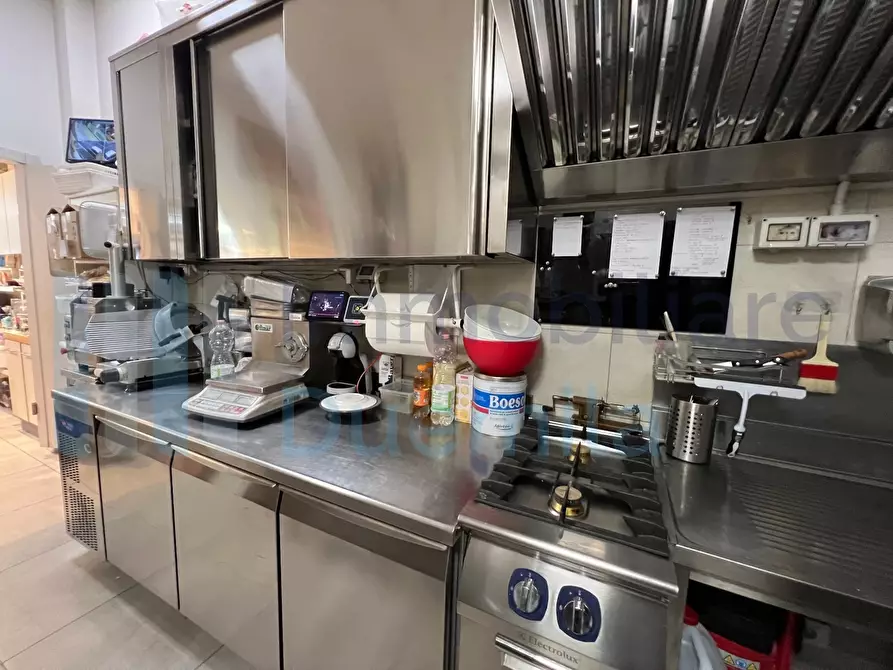 Immagine 14 di Attività artigianale in vendita  a Bologna