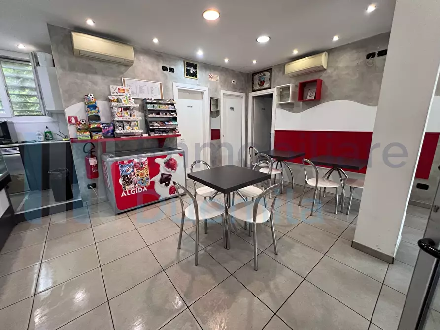 Immagine 8 di Bar / Ristorante in vendita  a Bologna