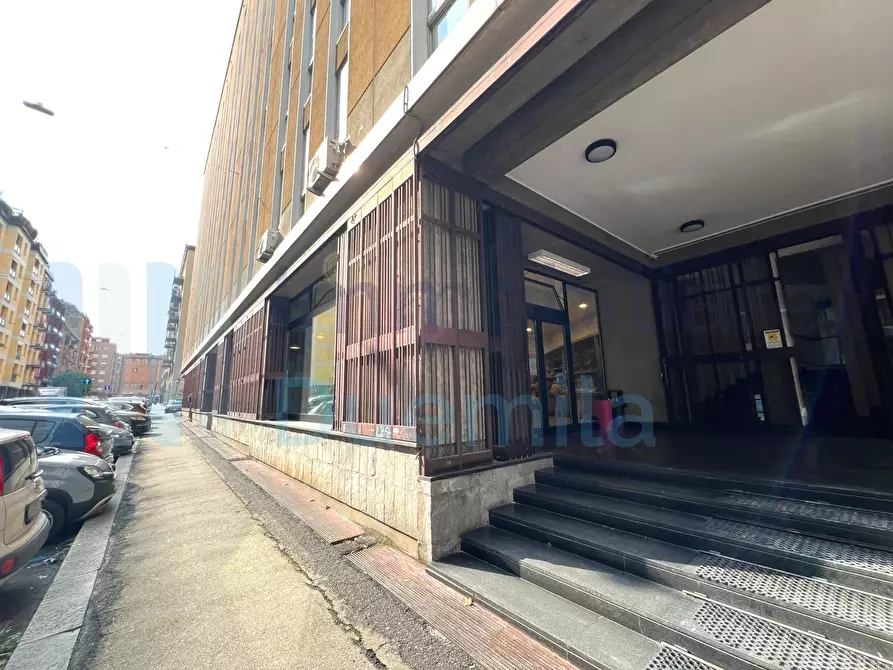 Immagine 20 di Attività commerciale in vendita  a Bologna