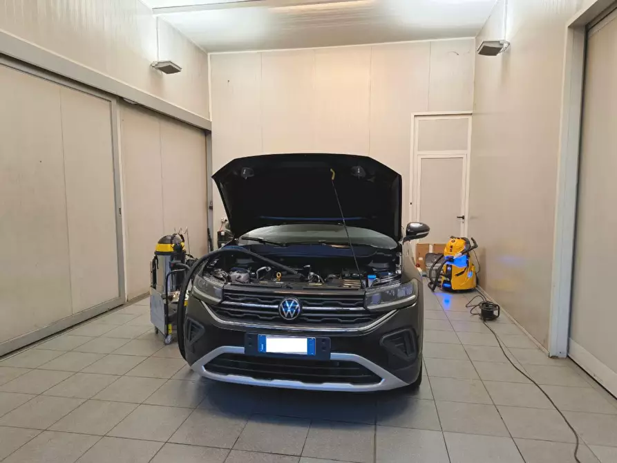 Immagine 8 di Attività artigianale in vendita  a Bologna