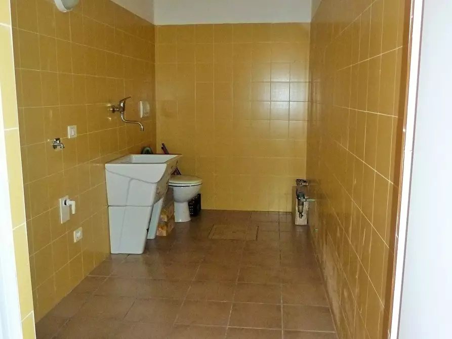 Immagine 9 di Mansarda in affitto  a Desenzano Del Garda