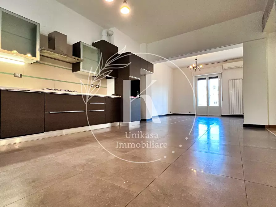 Immagine 37 di Pentalocale in vendita  in Piazza Aurelio Saffi a Savona