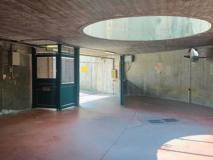 Immagine 1 di Garage in vendita  in Via Carlo Collodi 71 a Savona