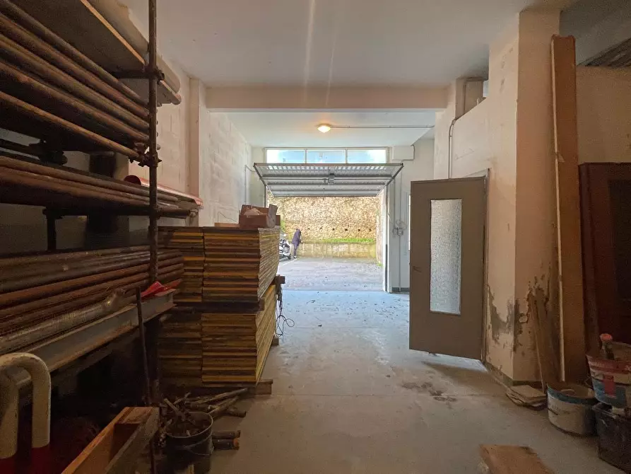 Immagine 4 di Garage in vendita  in Via Francesco Mignone a Savona
