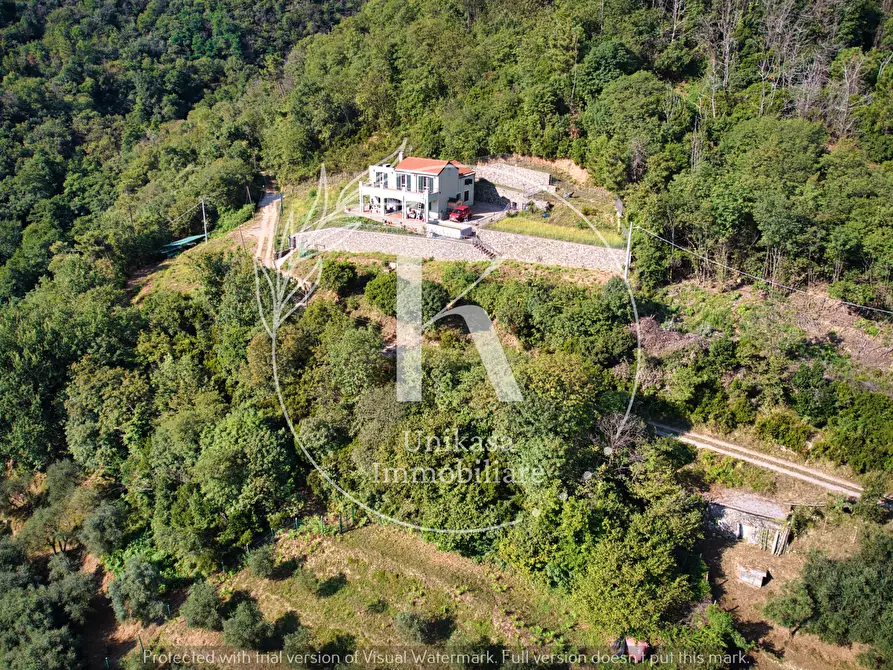 Immagine 10 di Villa in vendita  in Via Parodi a Quiliano