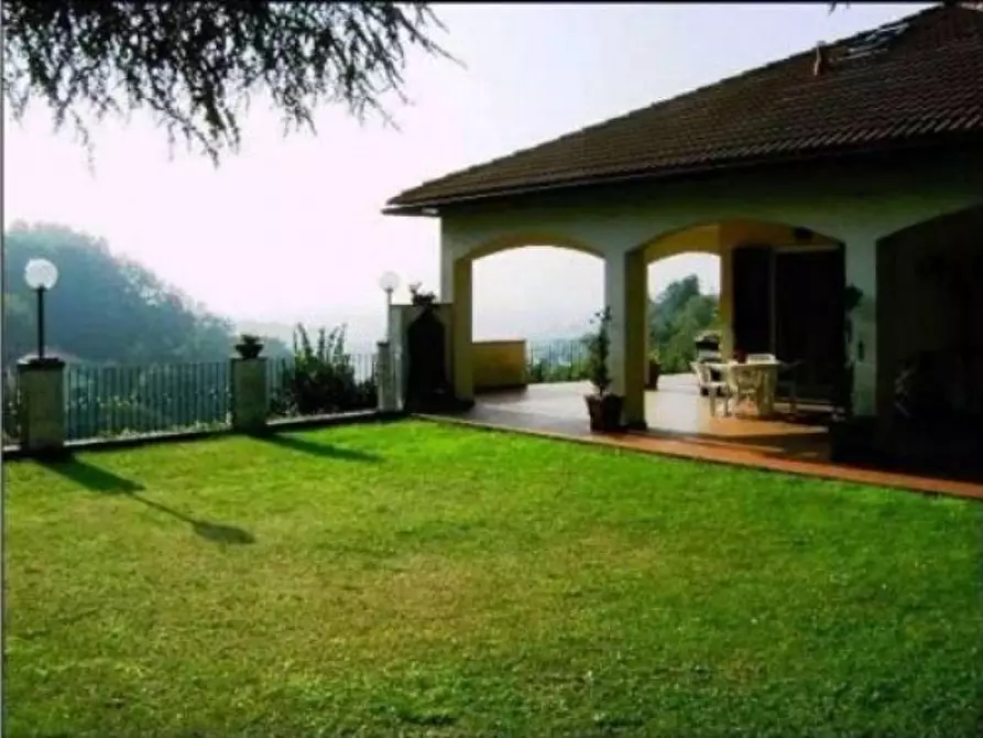 Immagine 3 di Villa in vendita  in via ferrari a Celle Ligure