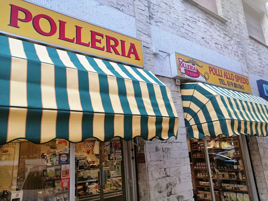 Immagine 11 di Attività commerciale in vendita  in Corso Tardy e Benech a Savona