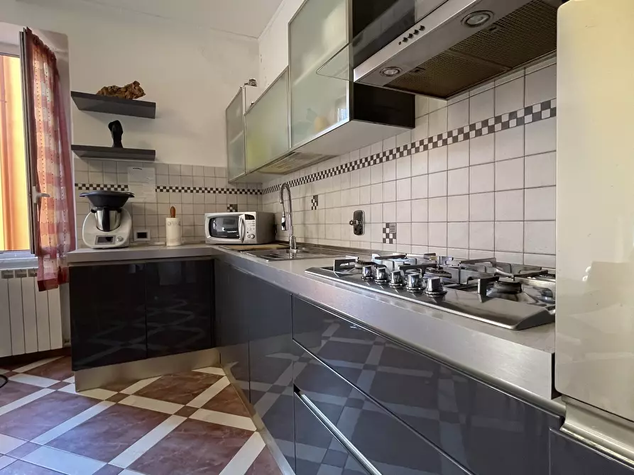 Immagine 10 di Quadrilocale in vendita  in Via Nicolò Cesare Garroni a Savona