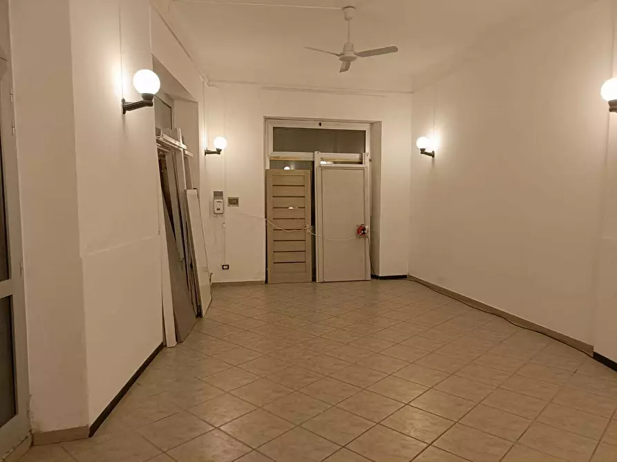 Immagine 4 di Garage in vendita  in Via Cosseria a Savona