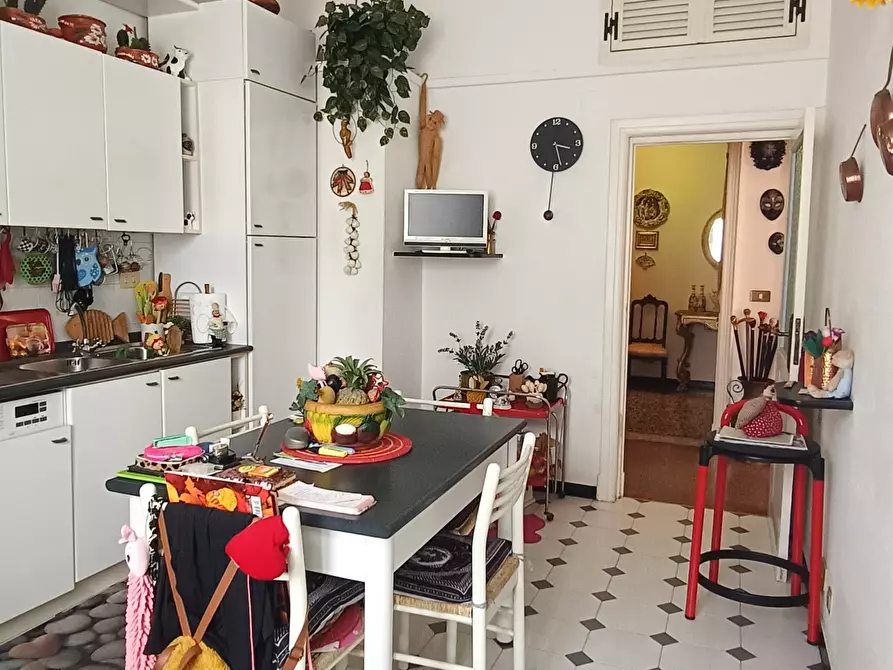 Immagine 15 di Quadrilocale in vendita  in Piazza dei Consoli a Savona