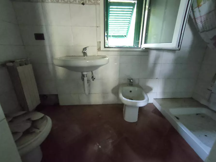 Immagine 16 di Rustico / casale in vendita  in San Bartolomeo del Bosco a Savona