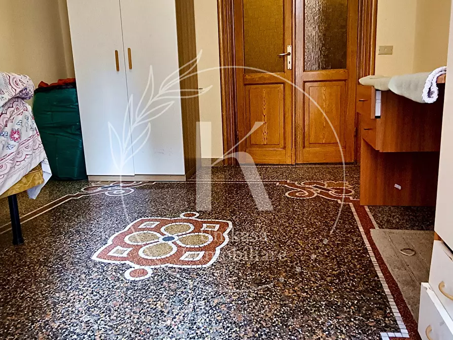 Immagine 14 di Pentalocale in vendita  in Via Santorre di Santarosa 3 a Savona