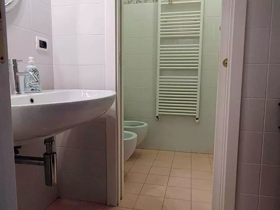 Immagine 15 di Trilocale in affitto  in Via Gio Francesco Niella a Savona